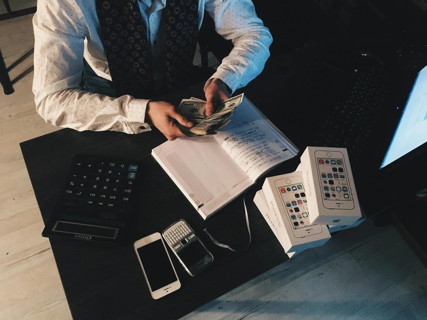 Accountant (Бухгалтер) — специалист по финансам