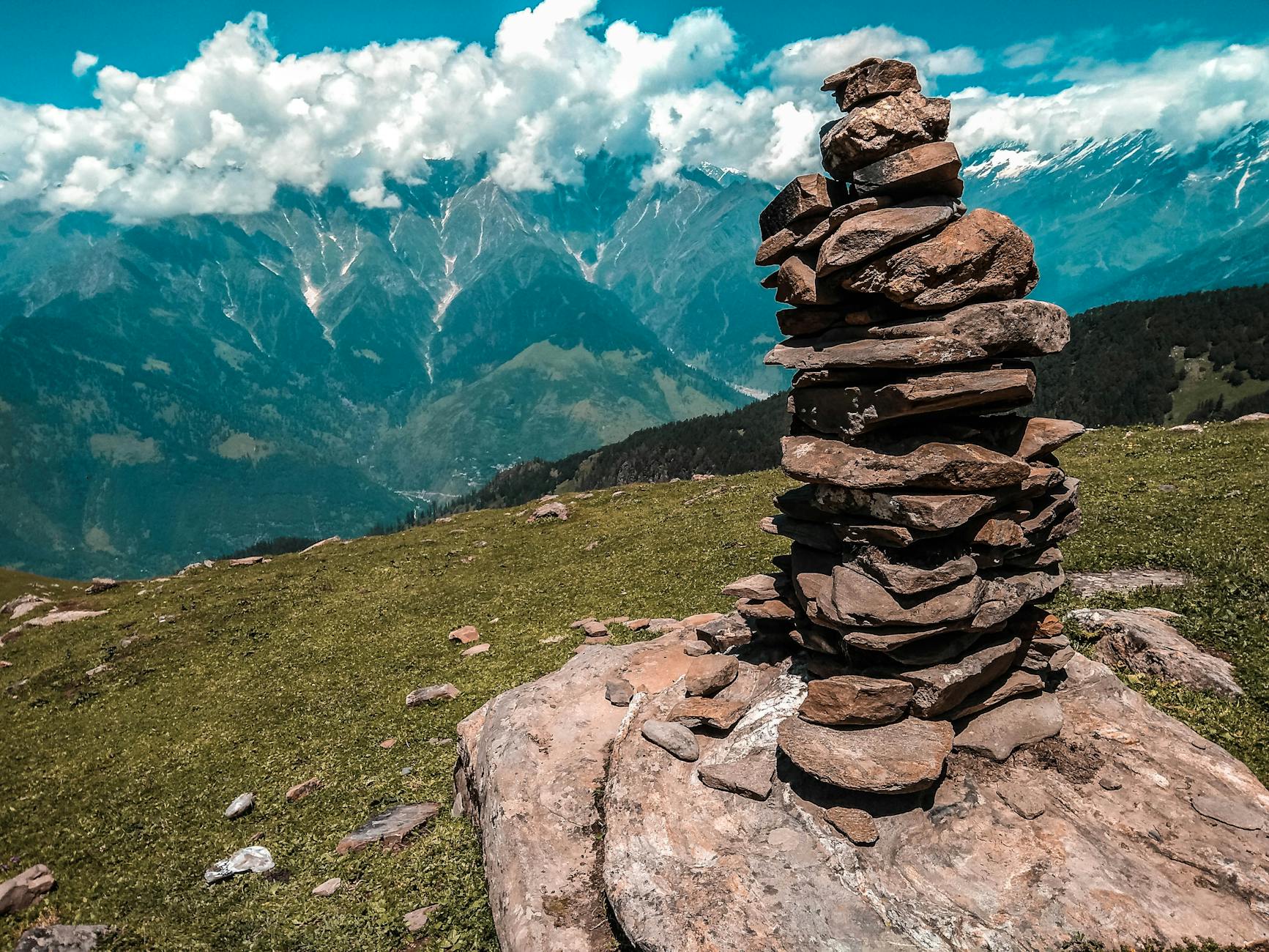 Altitude (Высота) — высота над уровнем моря или поверхностью