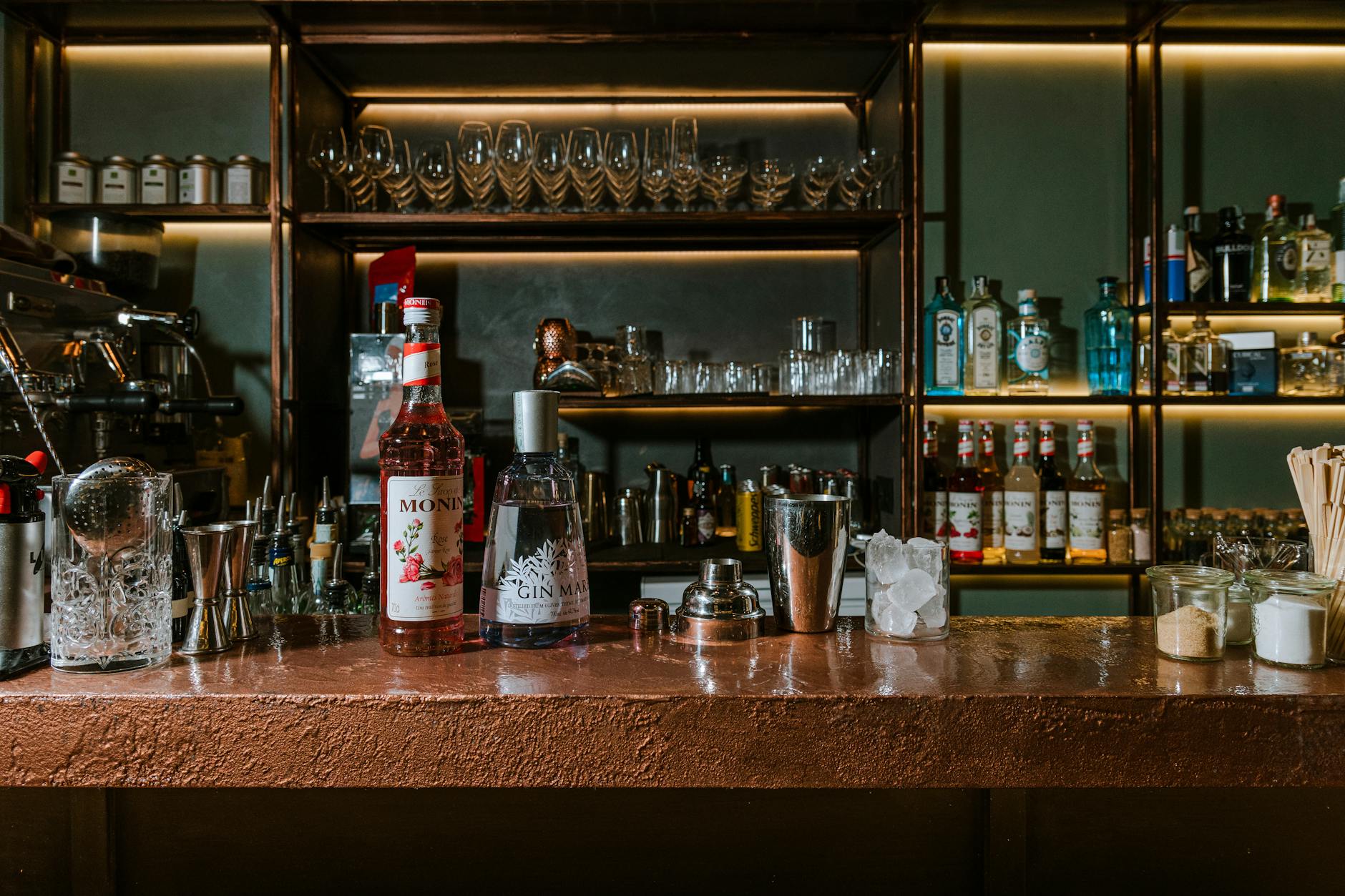 Bar