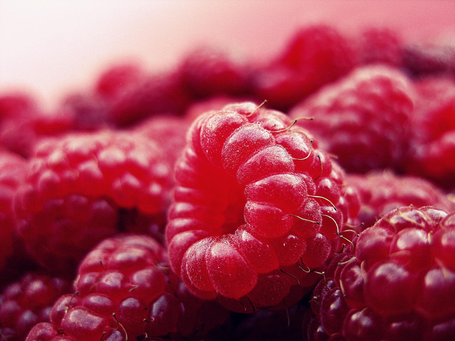 Berry (Ягода) — маленький сочный плод
