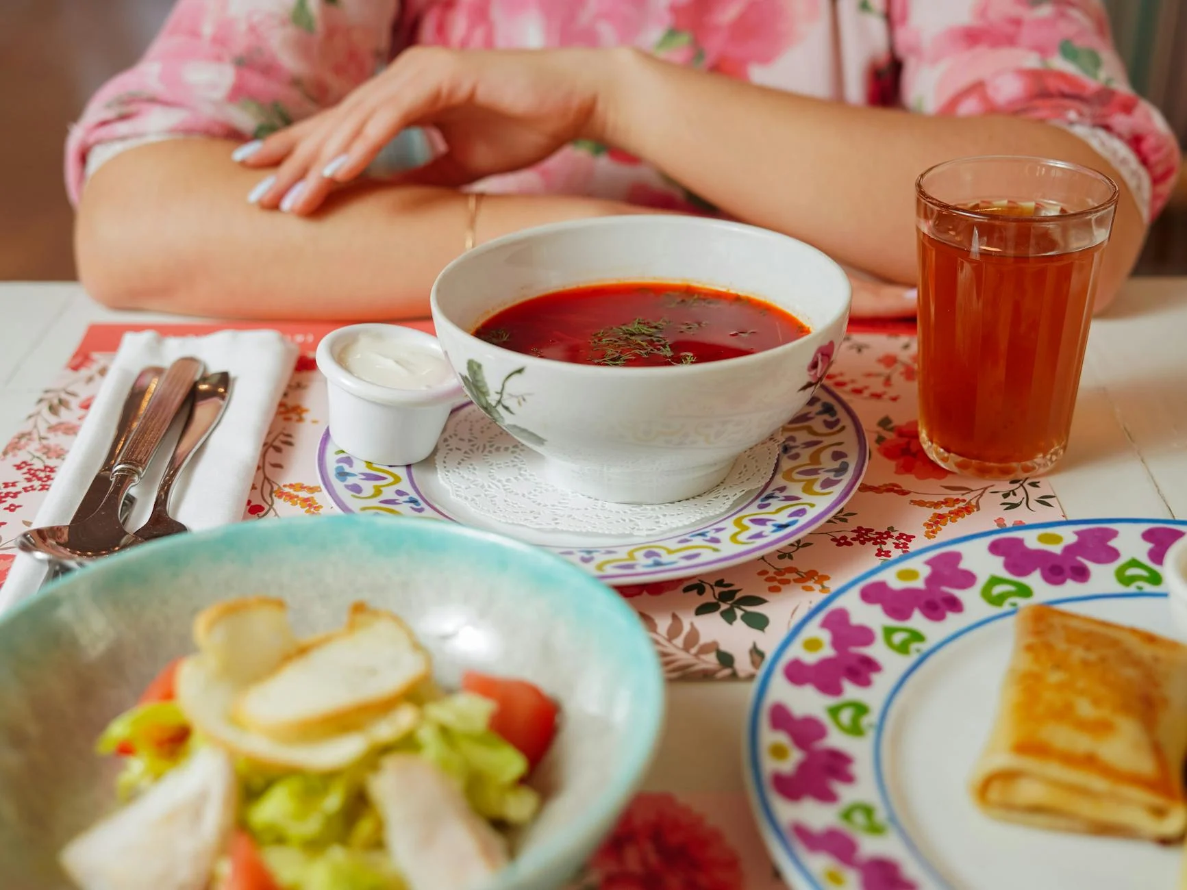 Borscht (Борщ) — традиционный суп из свеклы