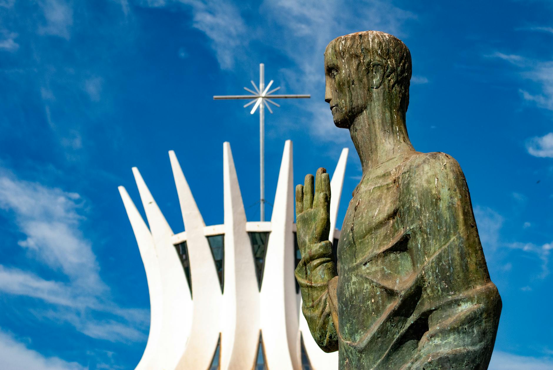 Brasilia (Бразилиа) — столица Бразилии с уникальной архитектурой