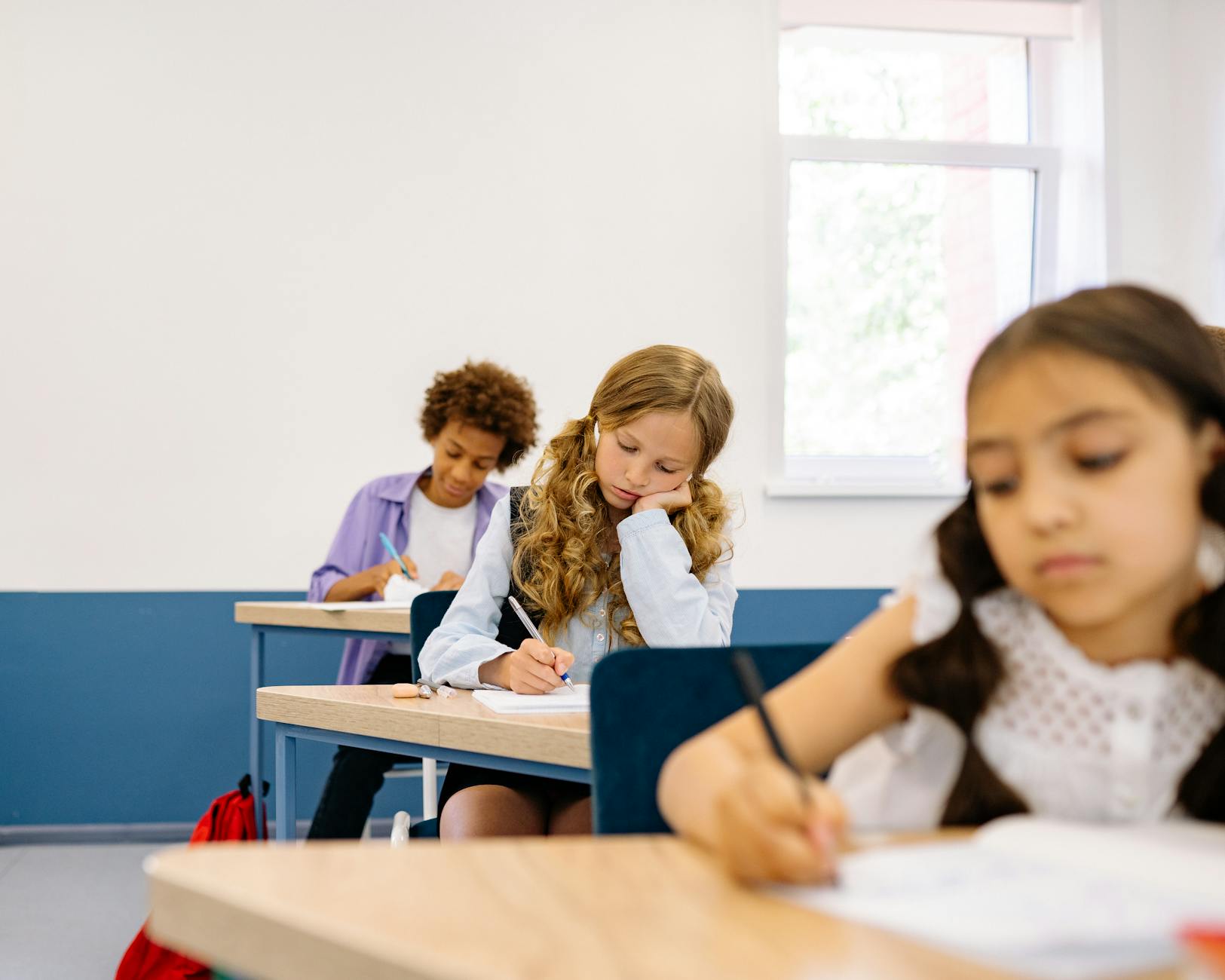 Classmate (Одноклассник) — человек, который учится с вами в одном классе
