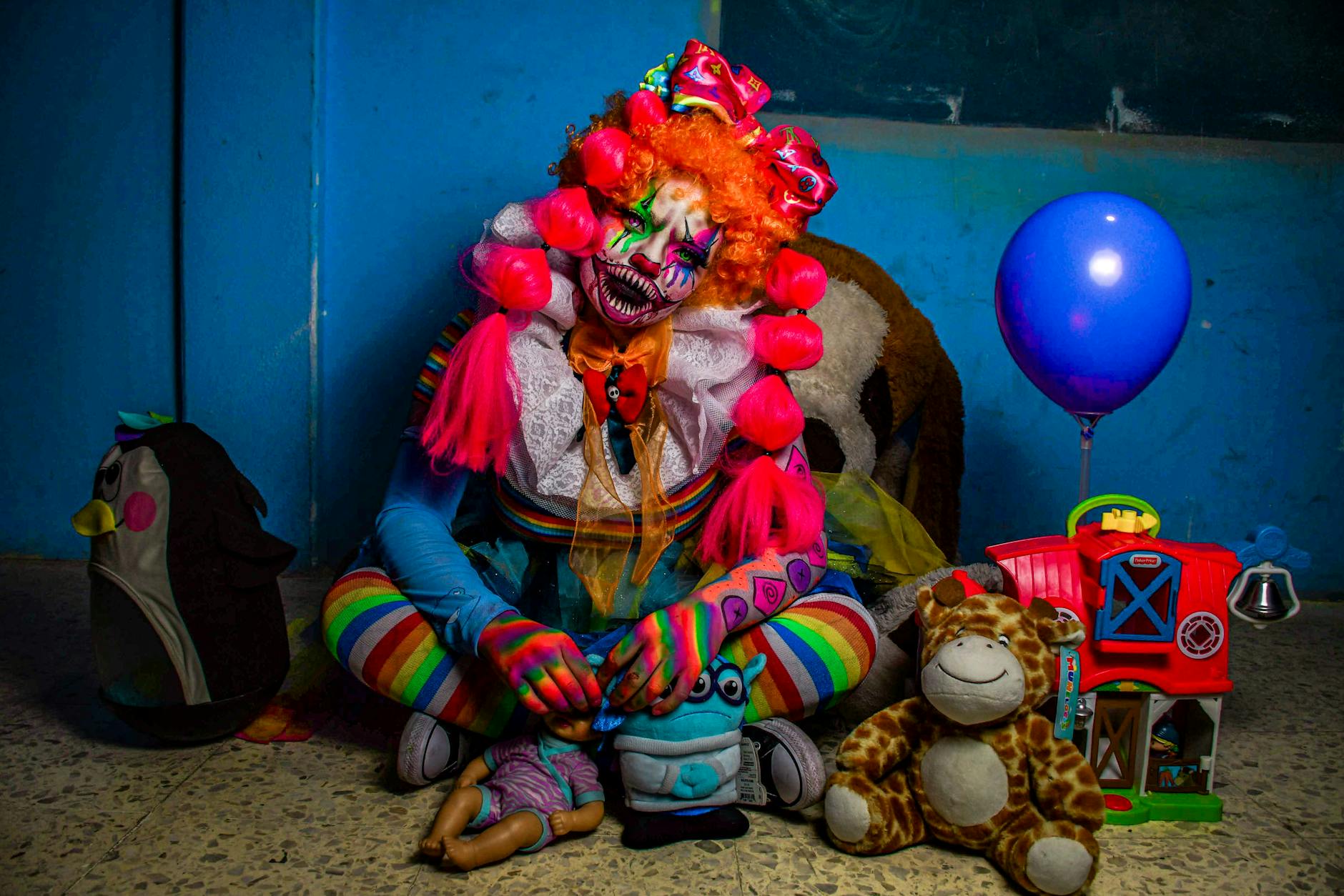 Clown (Клоун) — артист в цирке с макияжем и костюмом