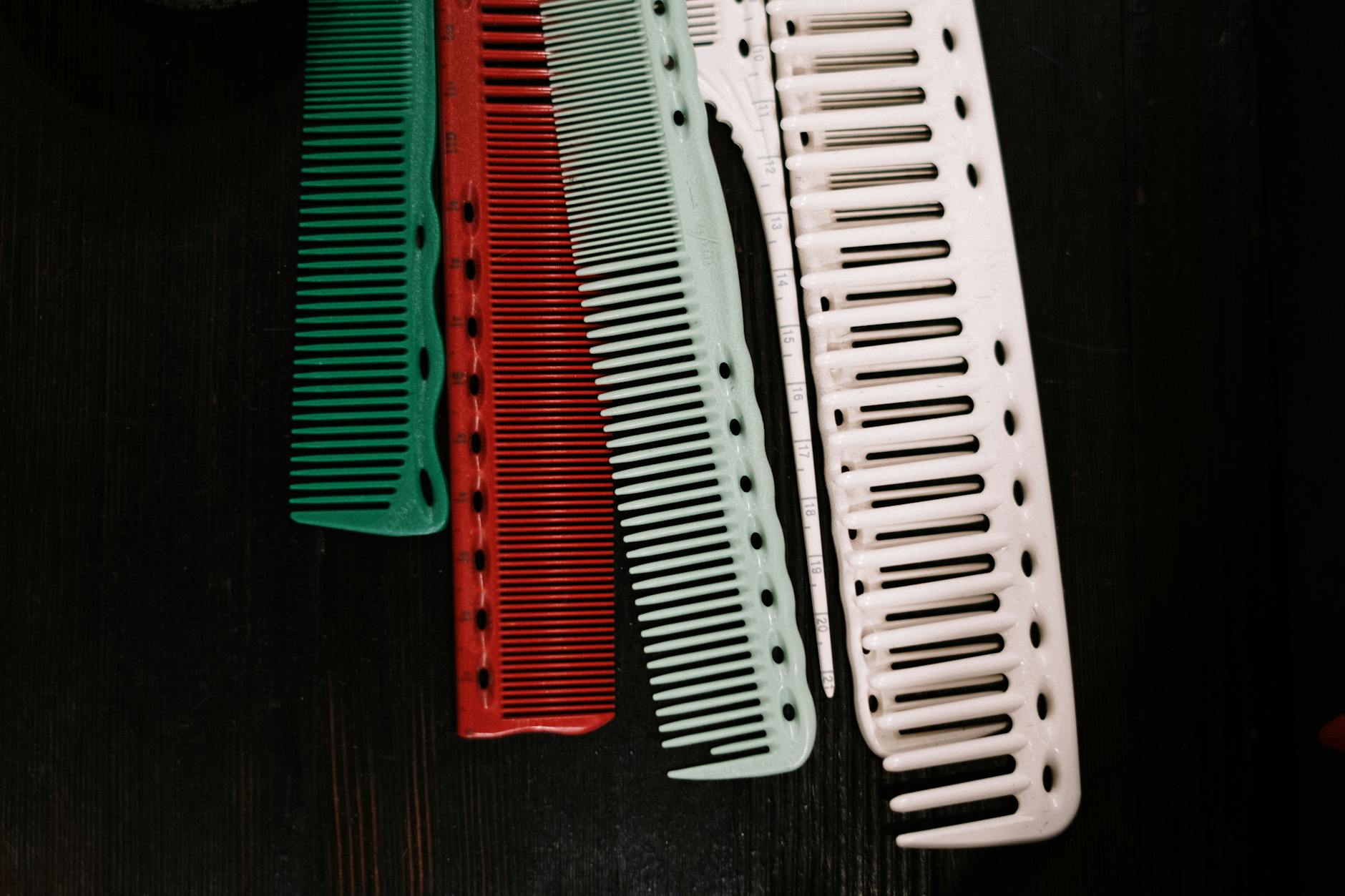 Comb (расчёска) для ухода за волосами