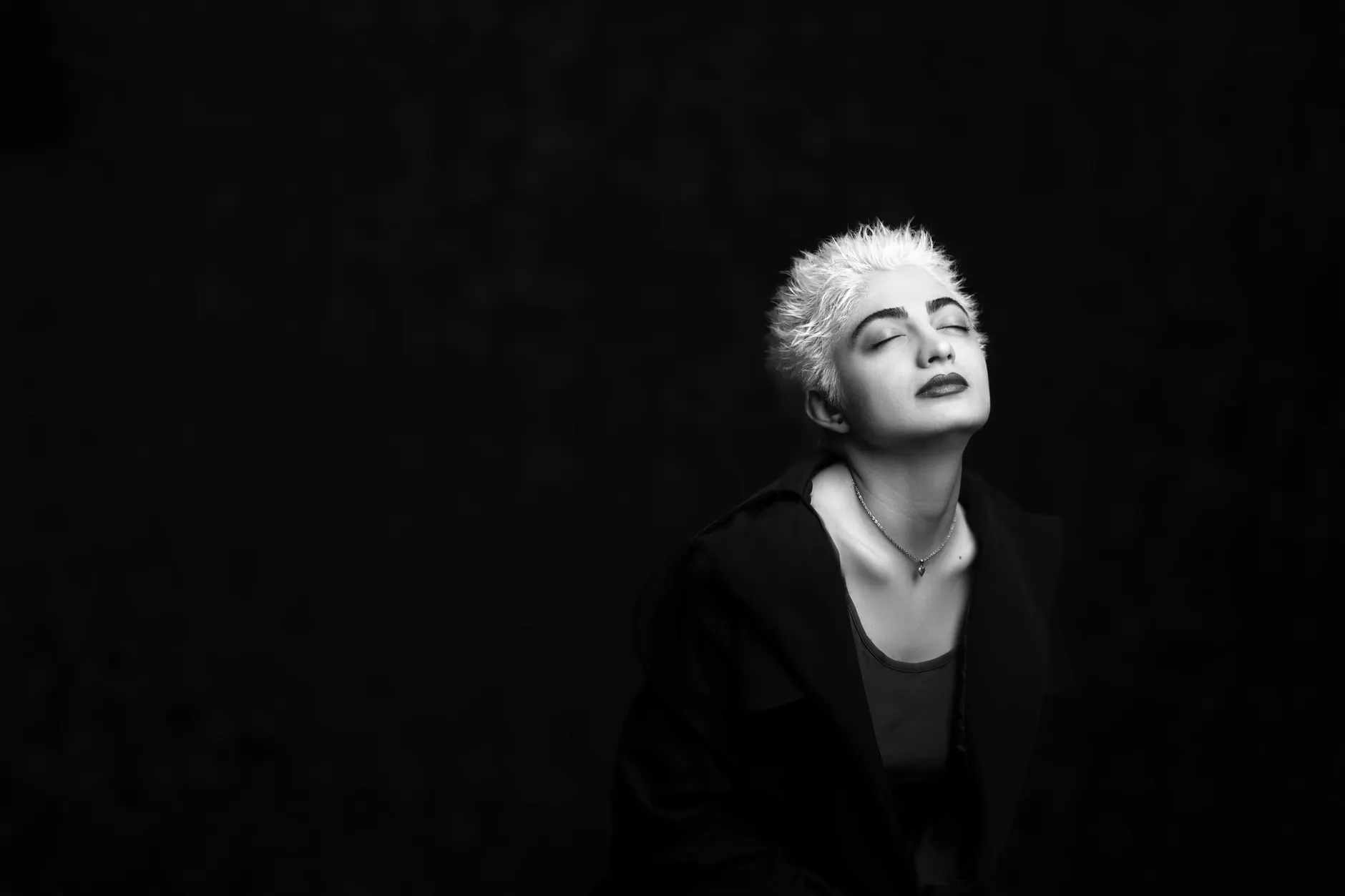 Crave (сильно хотеть) — человек, жаждущий чего-либо