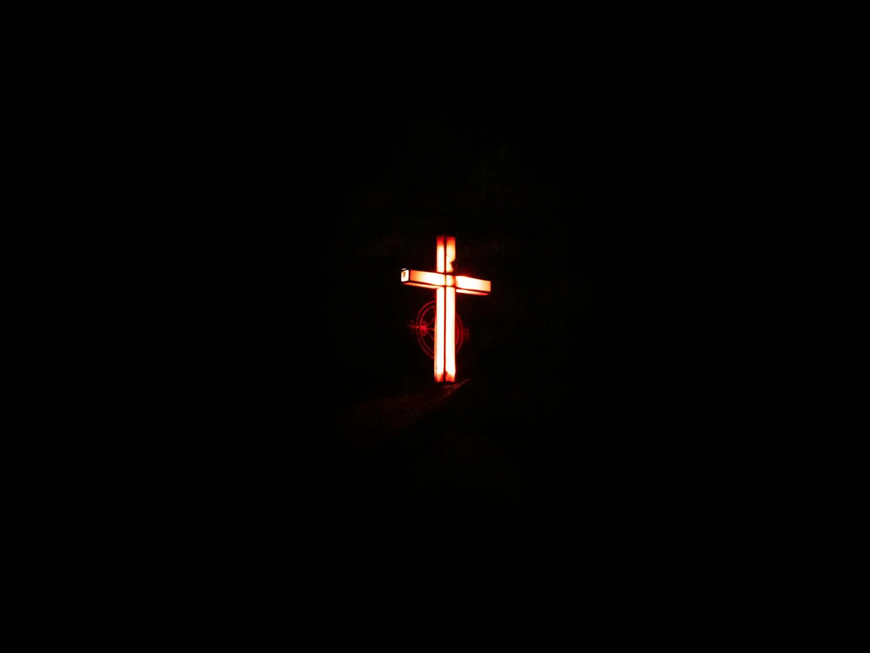 Cross (Крест, Пересекать) — символ и действие