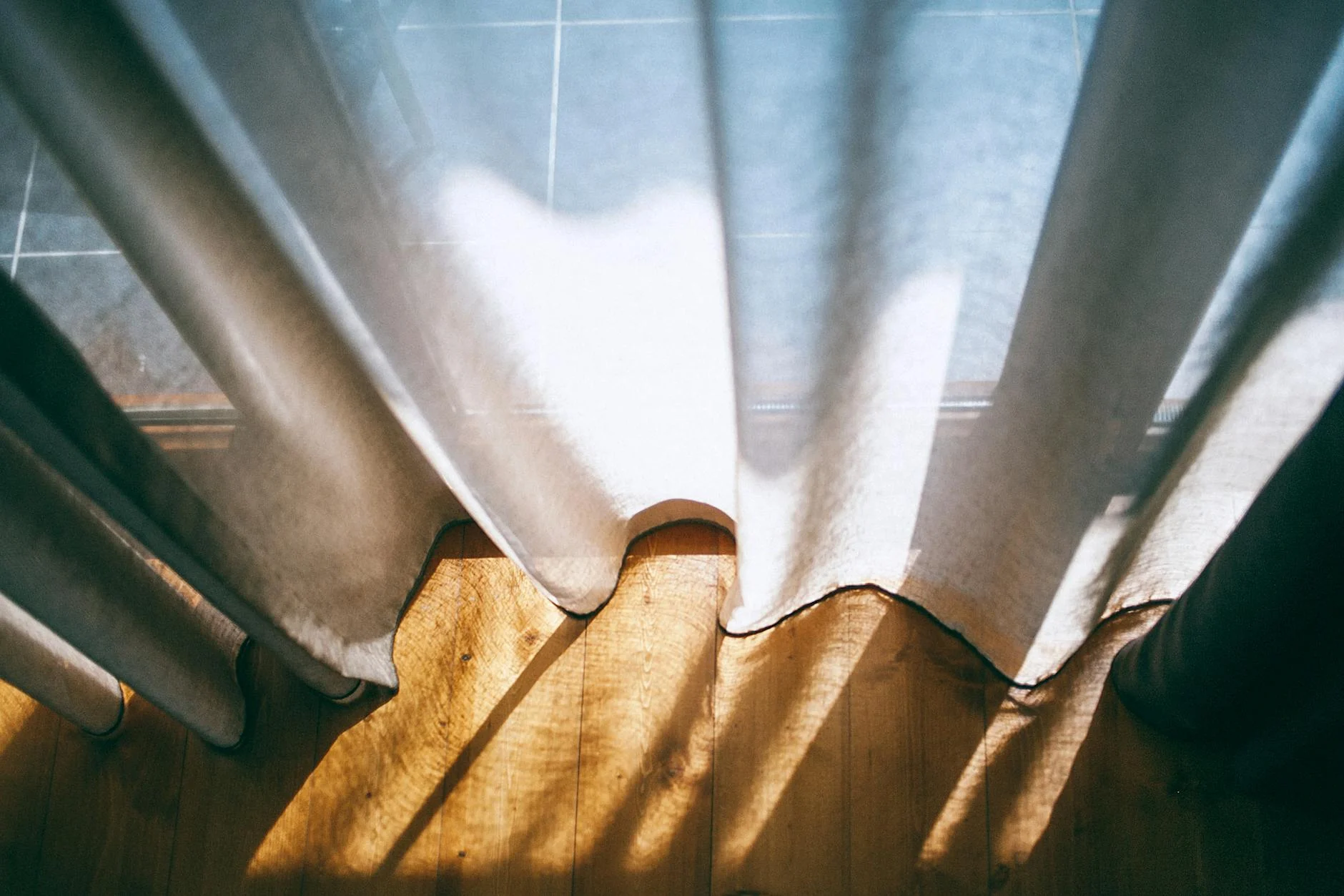 Curtain (Штора) — ткань для окон