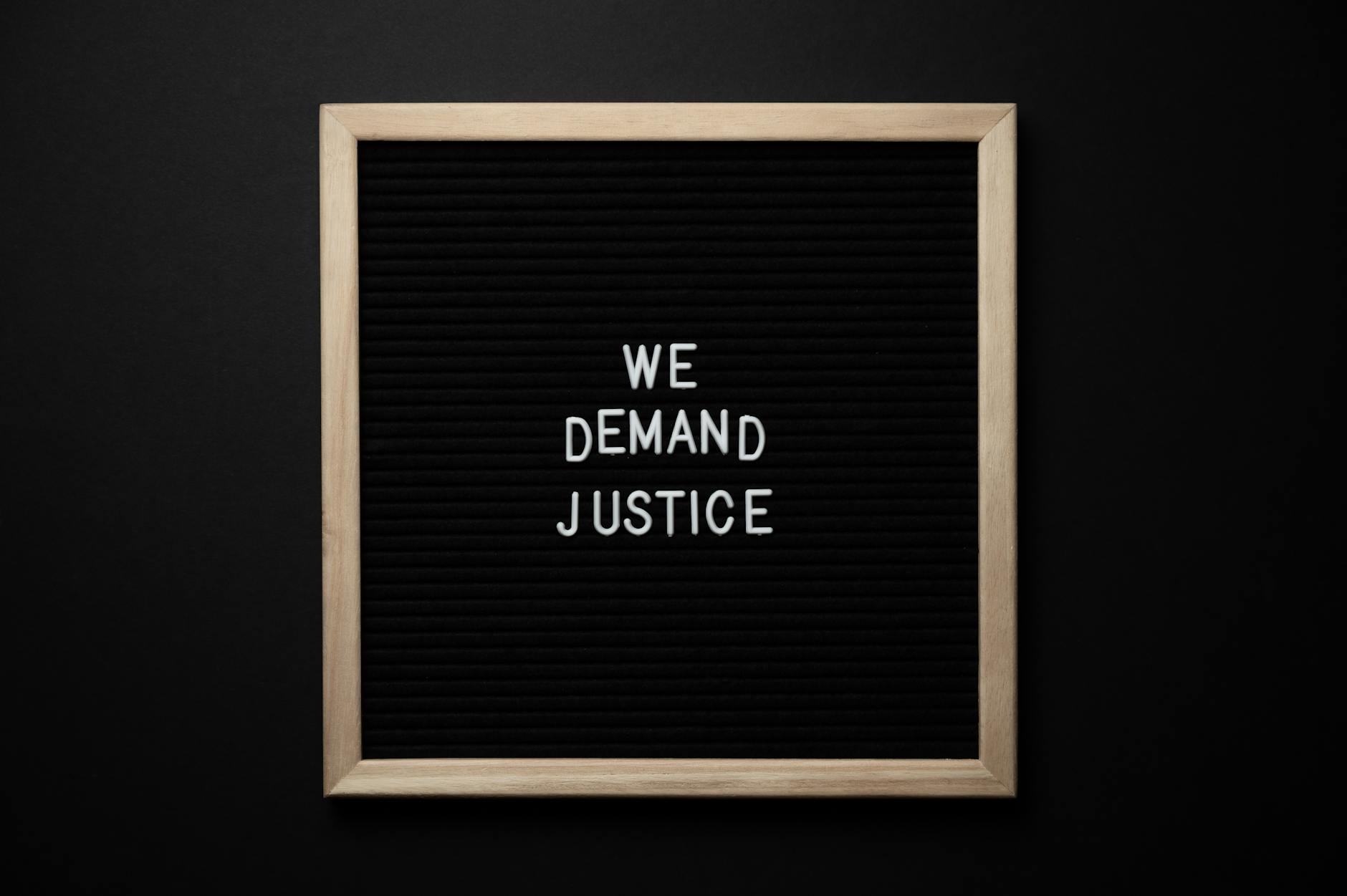 Demand (Спрос, требование) — экономический термин