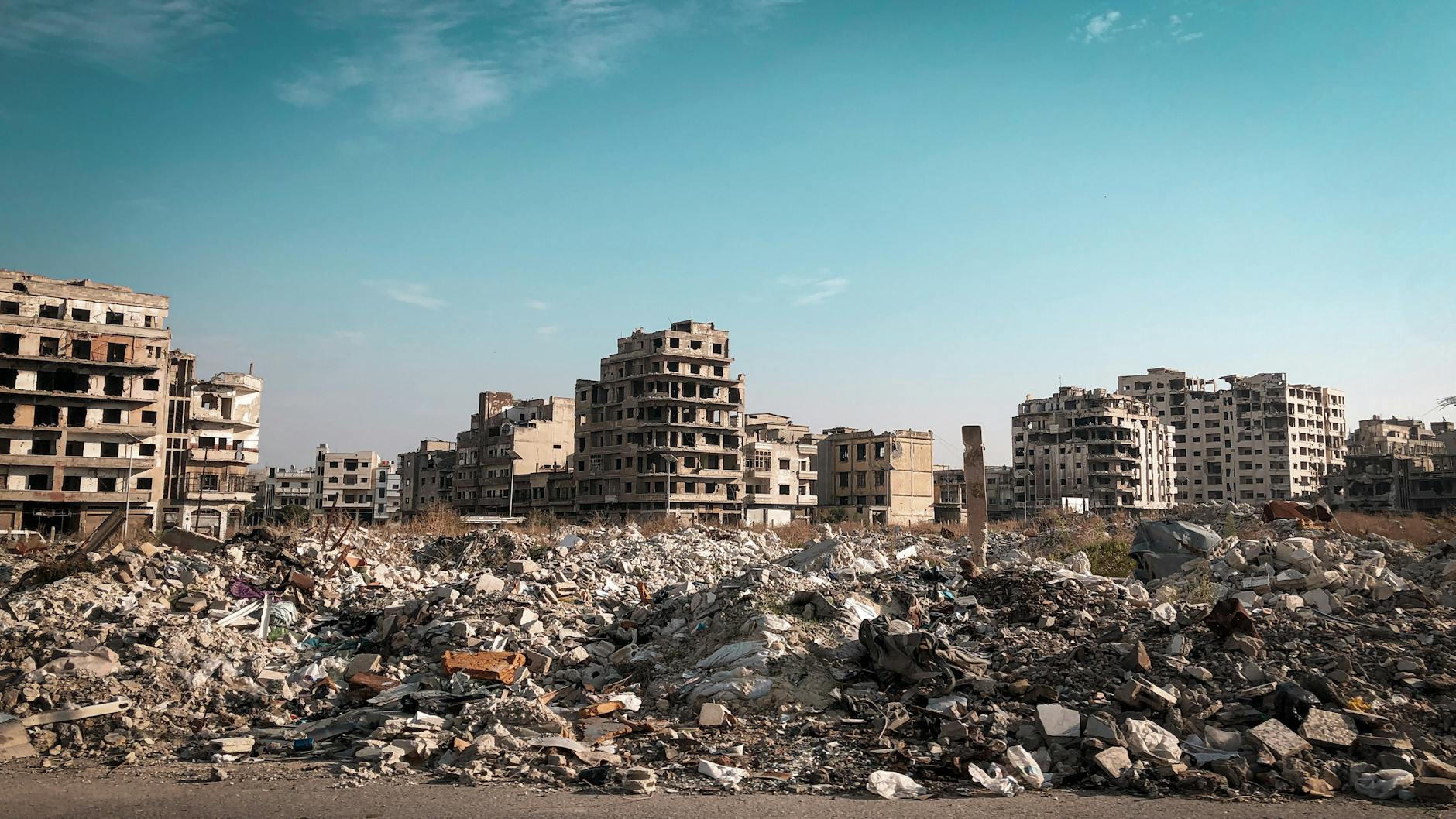 Destruction (Разрушение) — процесс изменения или сильного повреждения