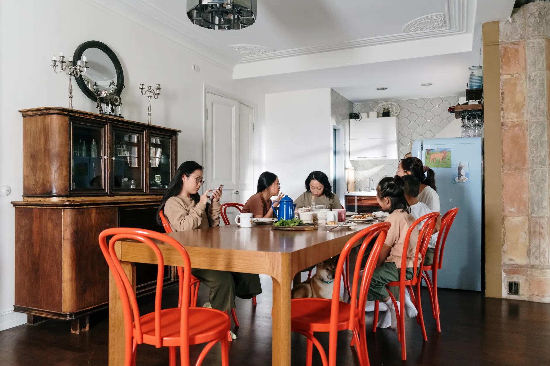 dining room — английская фраза с переводом и произношением