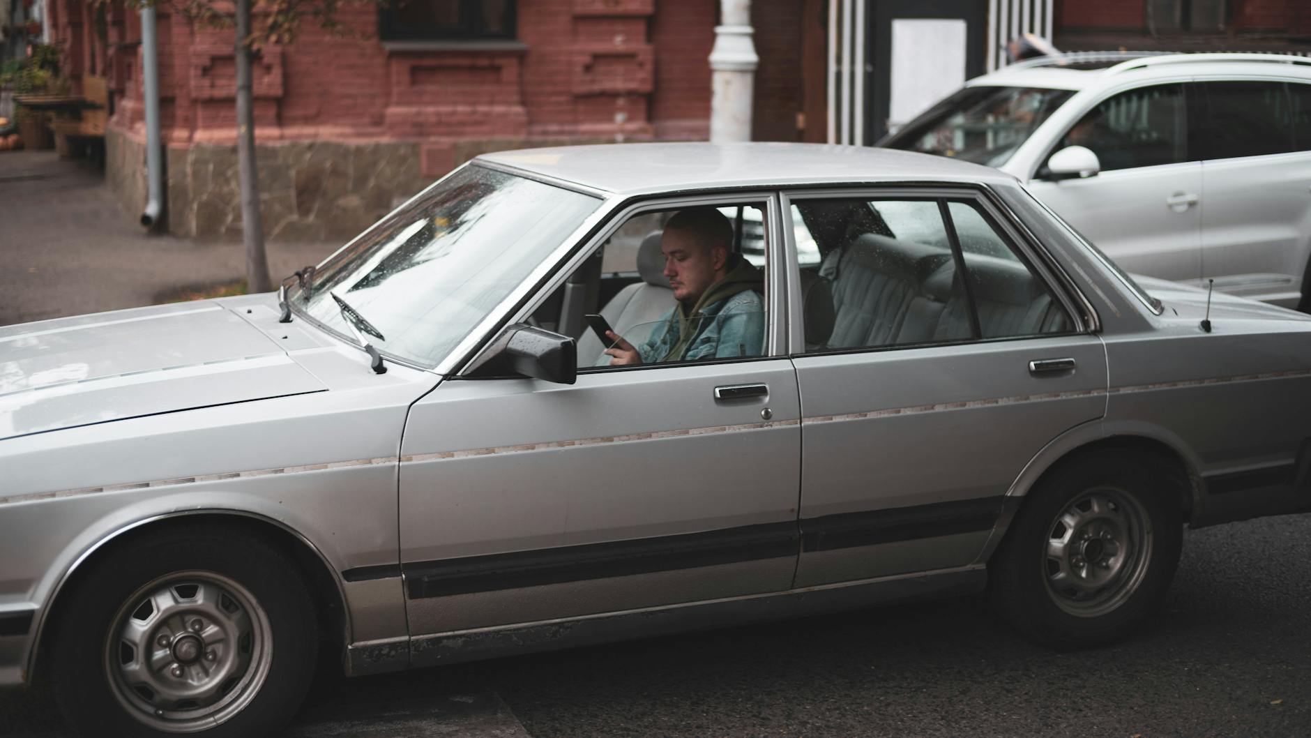 Driver (Водитель) — человек, управляющий транспортом или компьютерная программа