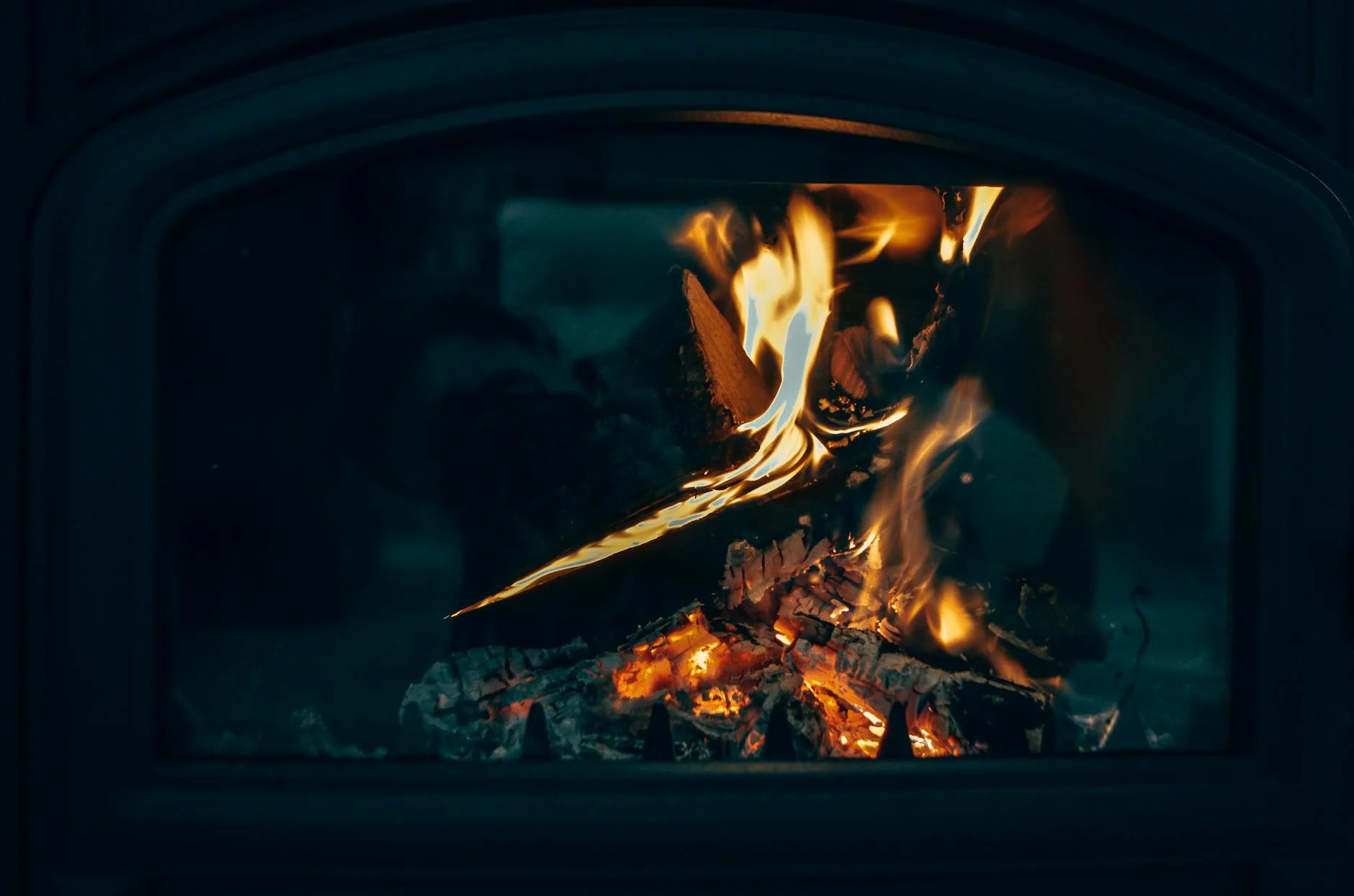 Fireplace (Камин) — уютный очаг в доме