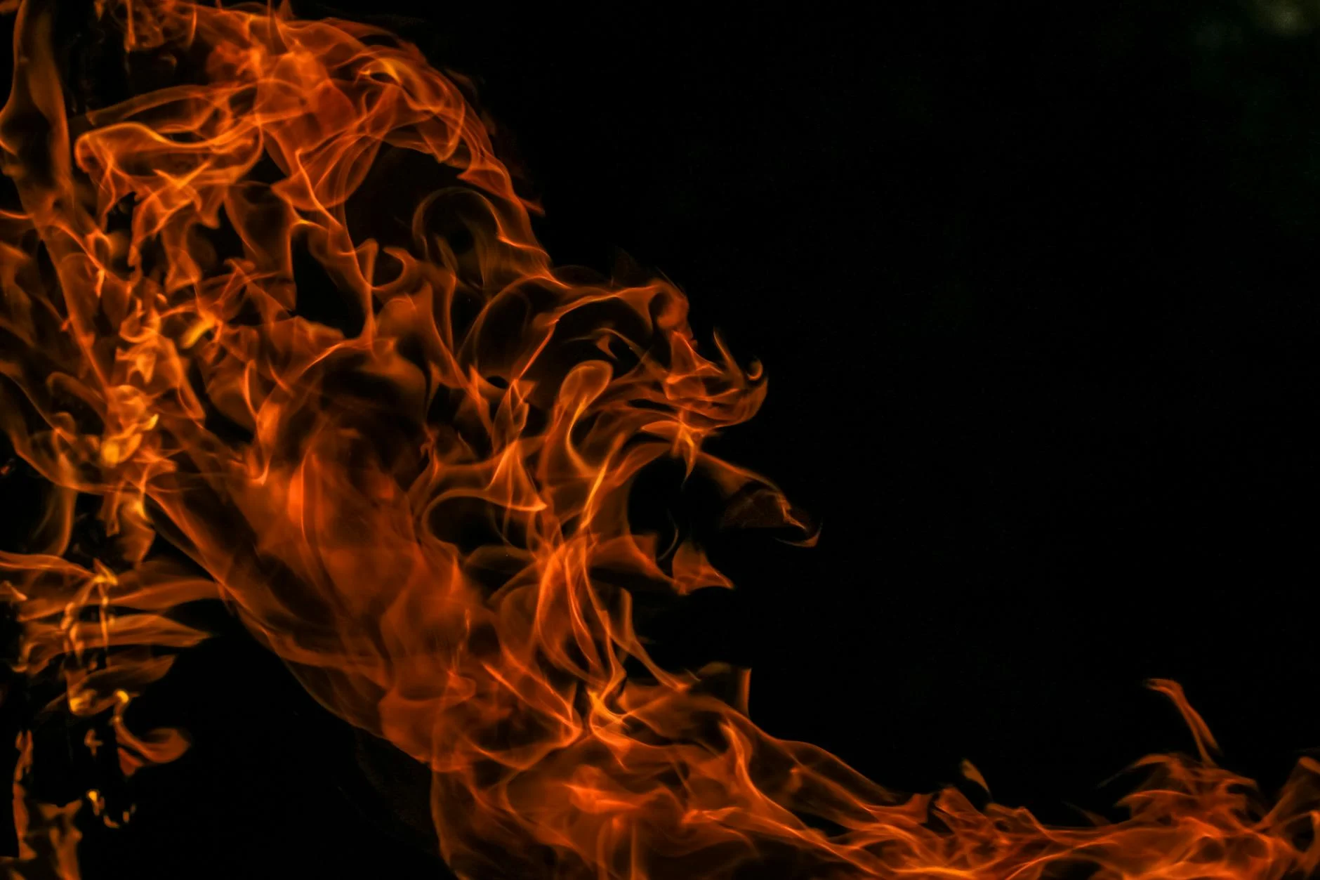 Flame (Пламя) — горящий огонь или свет от свечи