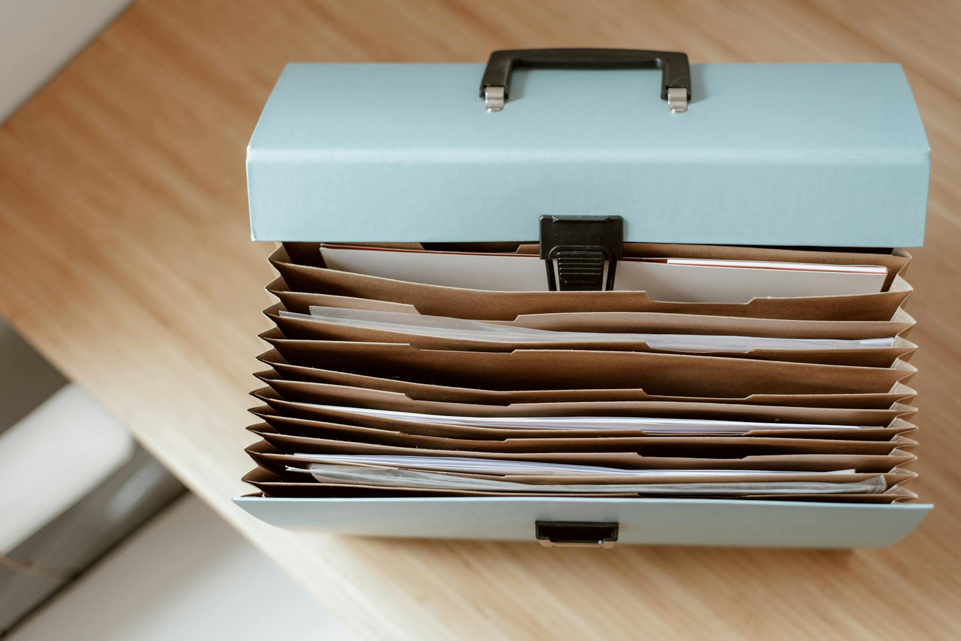 Folder (Папка) — предмет для хранения бумаг или цифровая директория