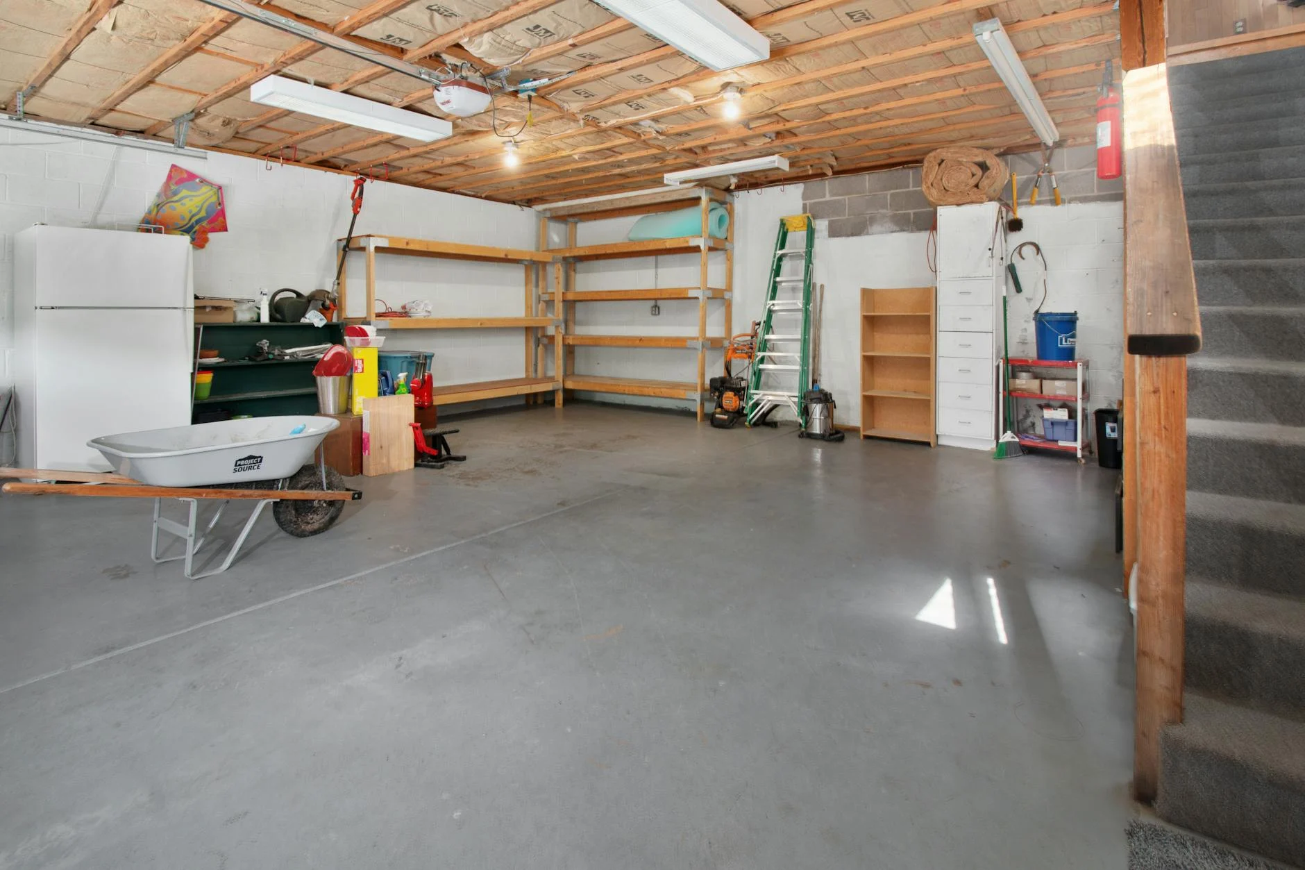 Garage (Гараж) — место для парковки автомобиля