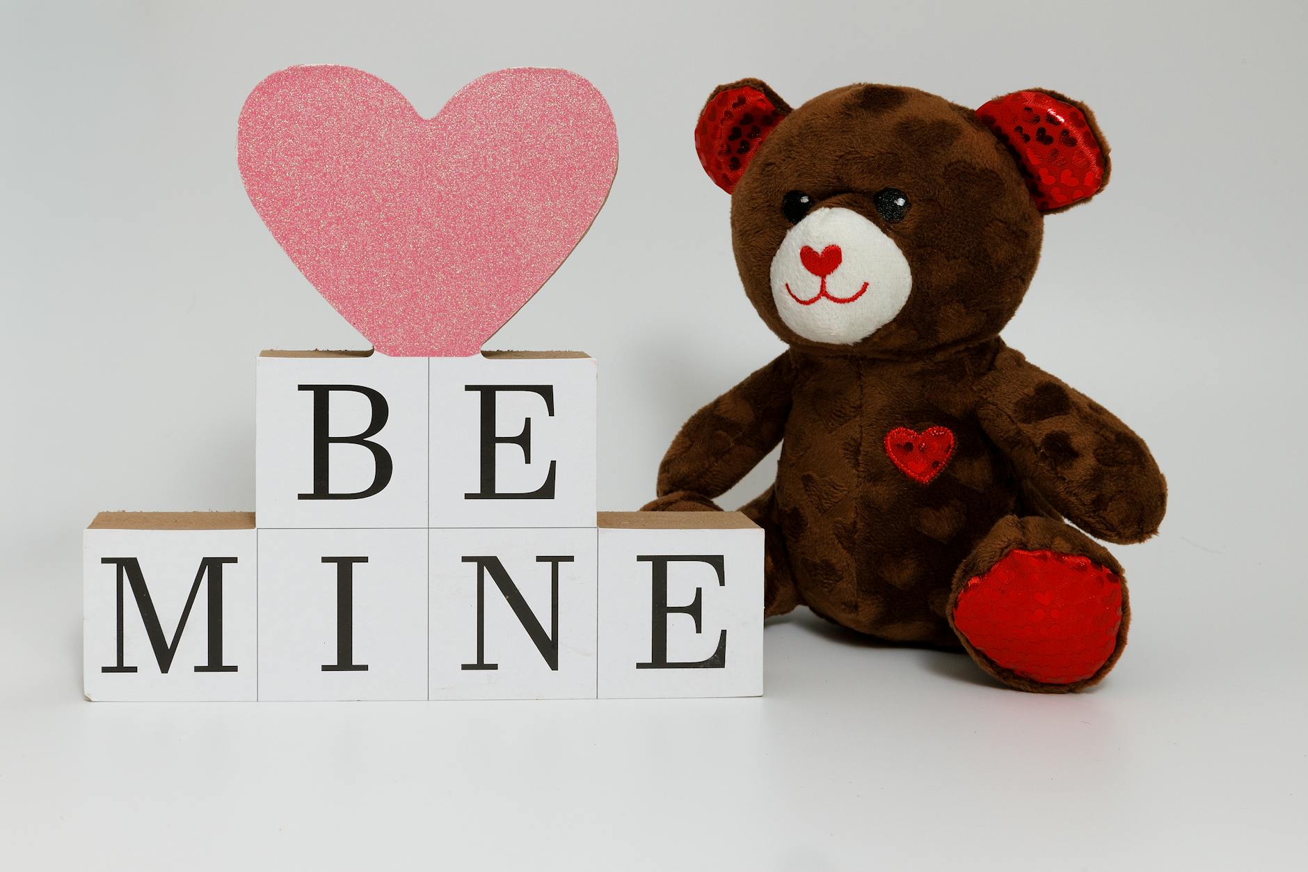 Love (Любовь) — чувство привязанности и заботы