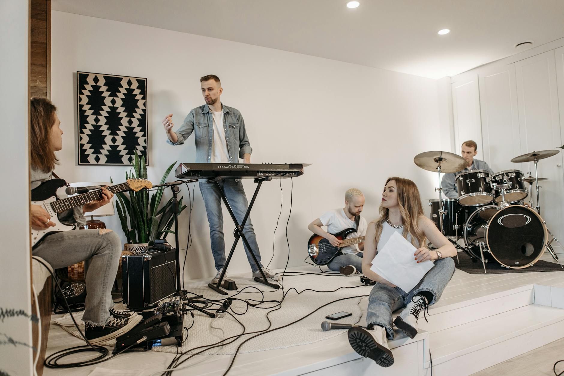 Rehearsal (Репетиция) — подготовка к выступлению