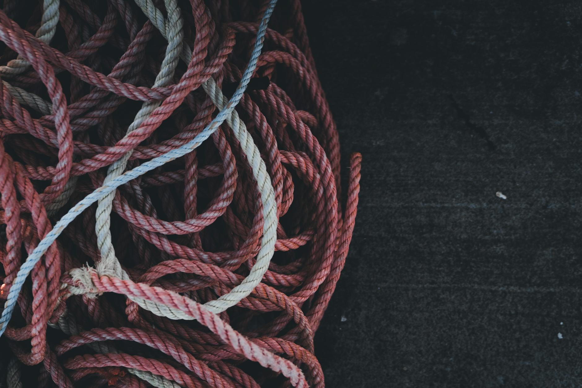 Rope (Веревка) — длинный шнур для связывания