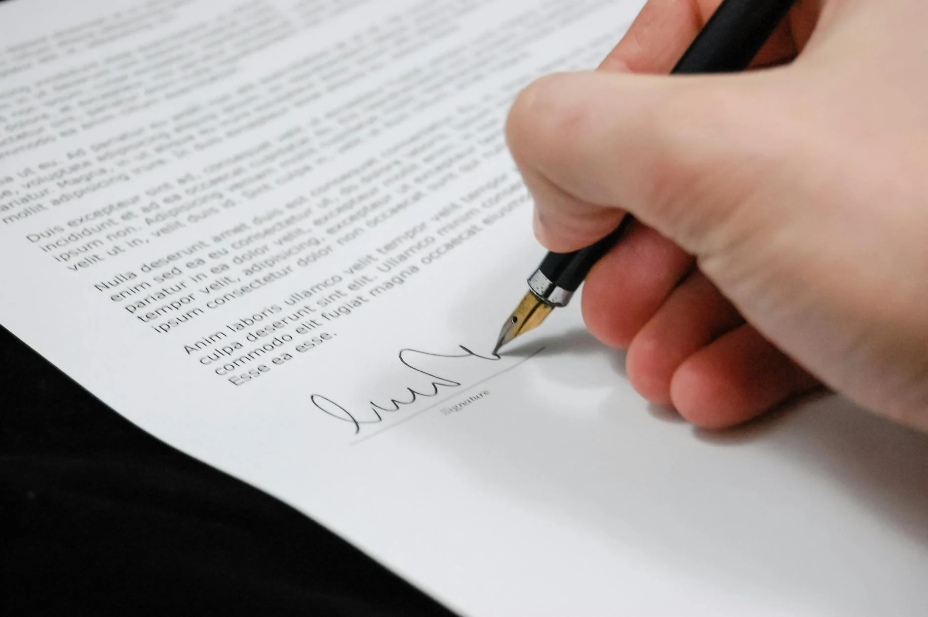 Signature (Подпись) — рукописное имя или знак
