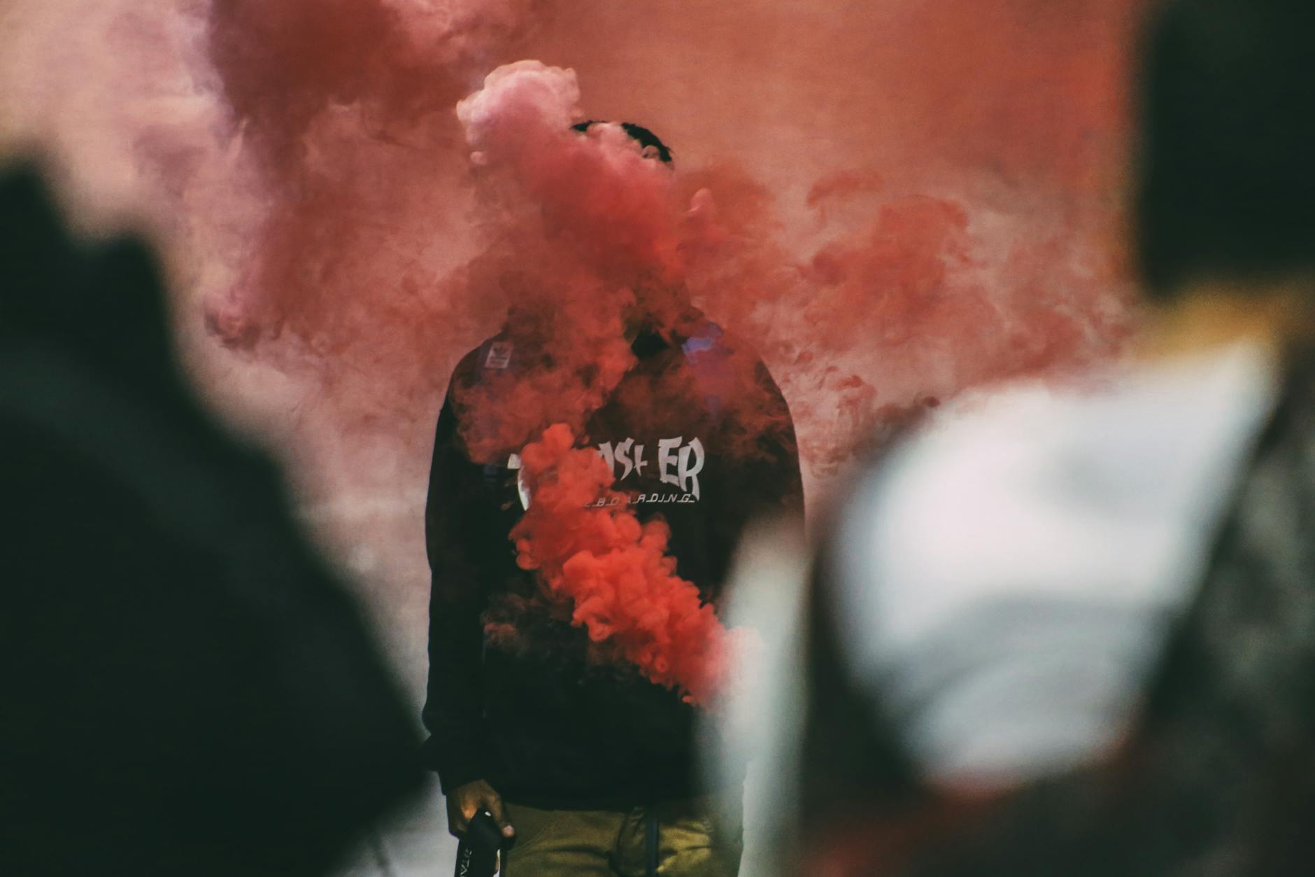 Smoke (Дым) — облако дыма, поднимающееся в воздух
