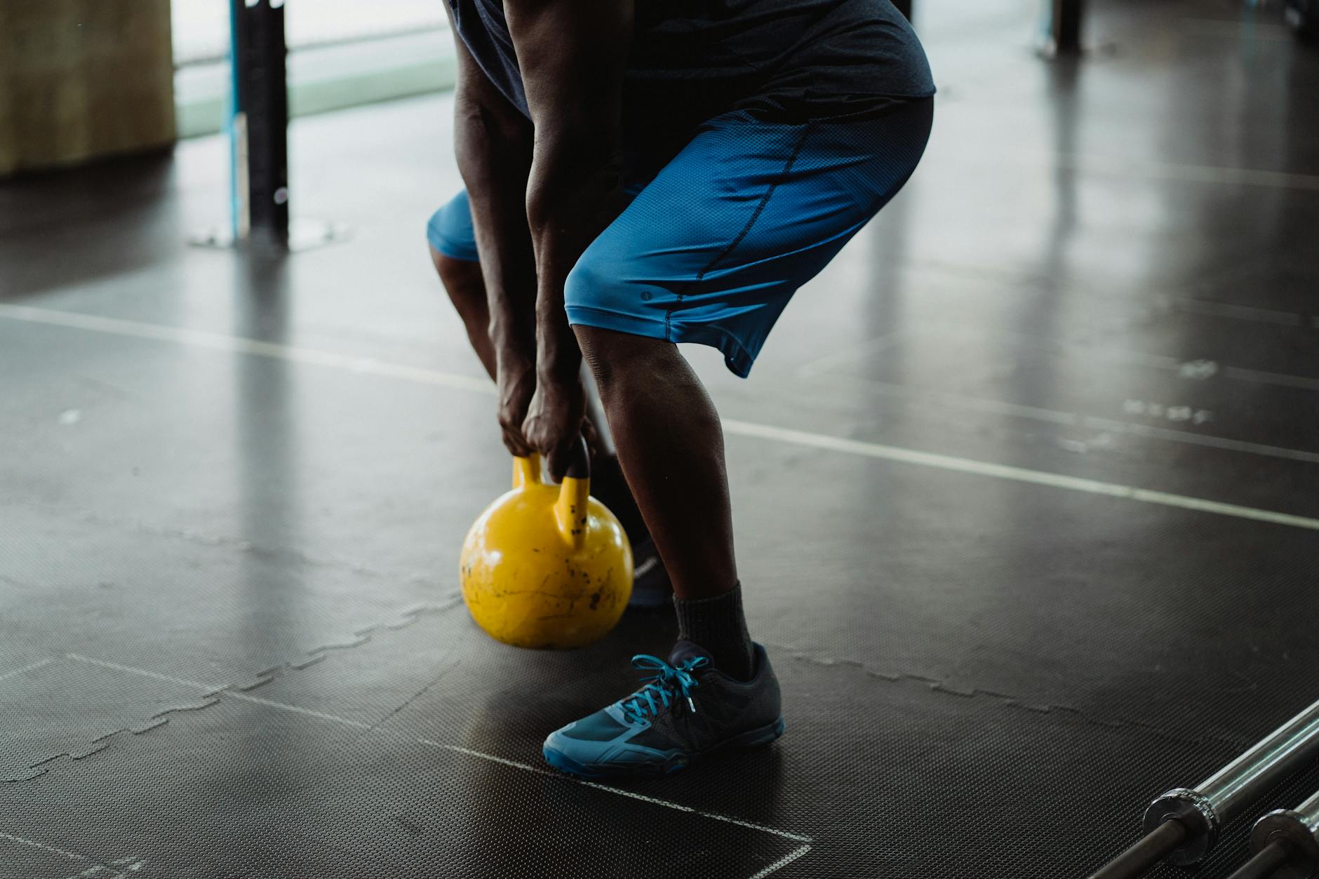 Squat (Приседать) — упражнение для ног