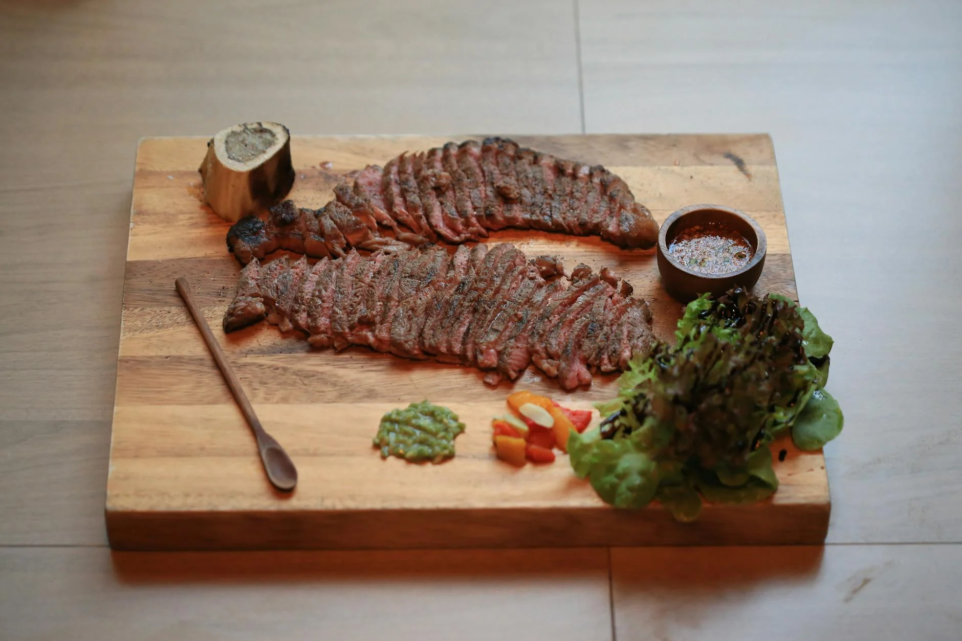 Steak (Стейк) — популярное блюдо на гриле