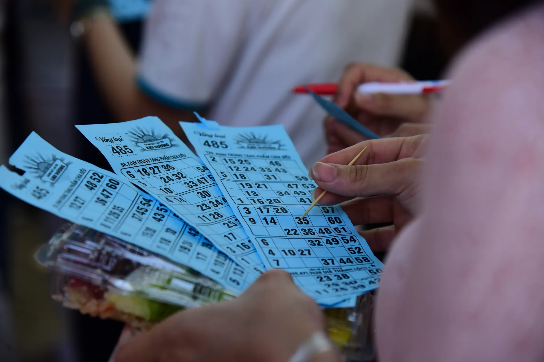 Ticket (Билет) — маленький документ для проезда или входа
