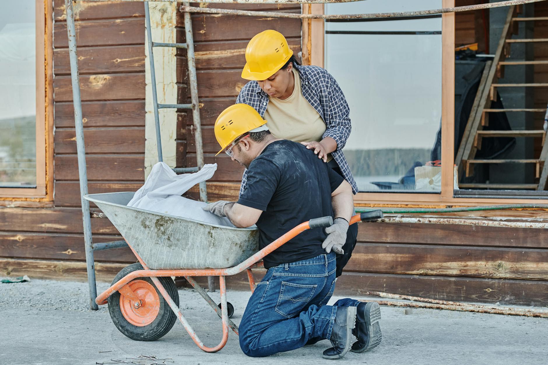 Worker (Работник) — человек, выполняющий работу или задачи